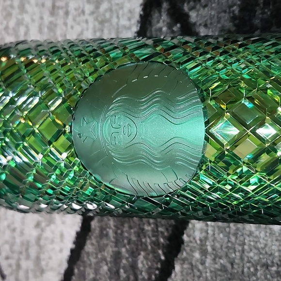 STARBUCKS 2021 JEWELED EMERALD GREEN VENTI TUMBLER - Picture 2 of 11